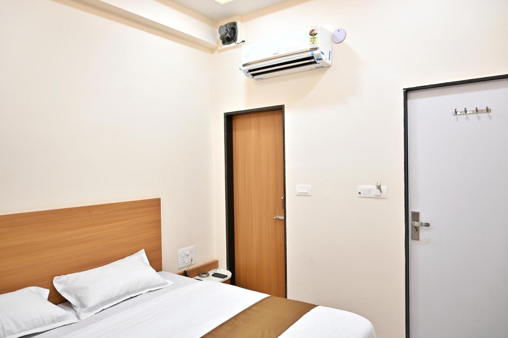 Hotel Serenity Heights Udaipur Extérieur photo