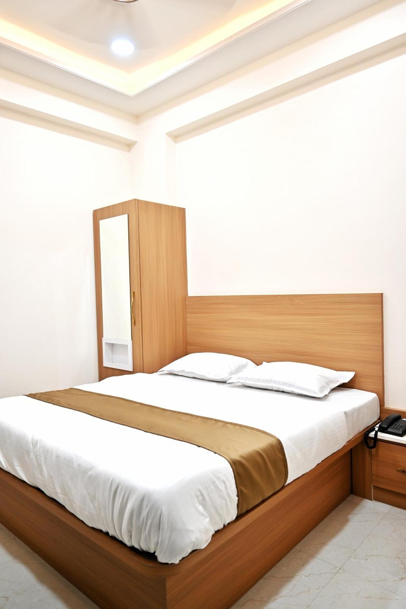Hotel Serenity Heights Udaipur Extérieur photo
